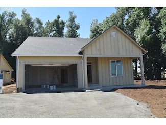 871 Oakleaf Way, Silverton, OR 97381