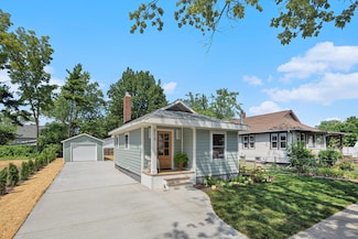 313 Lyon St, South Haven, MI 49090