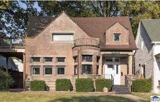 2342 N 7th St, Terre Haute, IN 47804