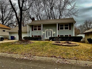 7304 Willow Ave, Raytown, MO 64133