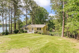 1291 Lakeland Pines Dr, Moneta, VA 24121