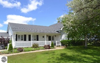 10877 Harrison Rd, Merrill, MI 48637