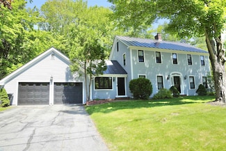 52 Ledgewood Rd, Claremont, NH 03743