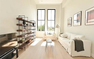 421 Hudson St Unit 305, New York, NY 10014