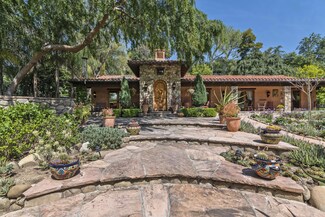 129 Grapevine Rd, Oak View, CA 93022