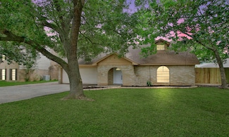 606 Orangewood Dr, Conroe, TX 77302