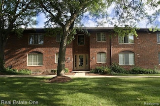 19639 W 12 Mile Rd Unit 104, Southfield, MI 48076