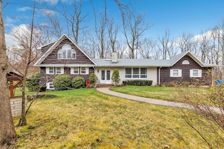 575 W Todd St, Hamden, CT 06518