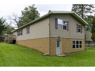 306 Warner Ave S, Willernie, MN 55090