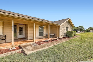 1608 Kings Ranch Rd, Bandera, TX 78003