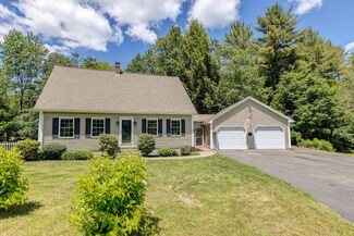 7 Farm View Dr, Windham, ME 04062