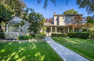 511 Circle Dr N, Fresno, CA 93704
