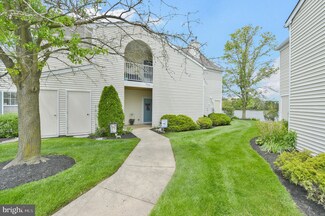 1207A Ginger Ct, Mount Laurel, NJ 08054