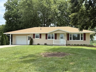 608 S Washington St, Oregon, MO 64473