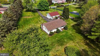 990 E James St, Lehighton, PA 18235
