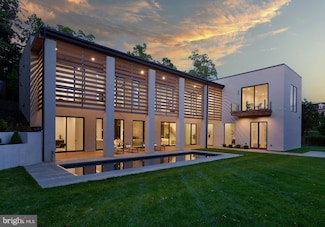 2800 32nd St NW, Washington, DC 20008