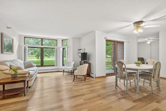 500 County Road B W Unit 130, Roseville, MN 55113