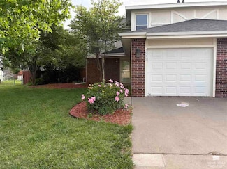 2505 Candlewood Dr, Manhattan, KS 66503