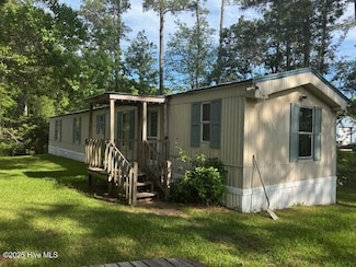 212 Whispering Pines Ct, Hampstead, NC 28443