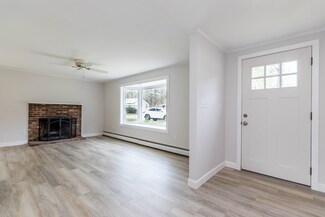 31 Williams Ave, Pocasset, MA 02559