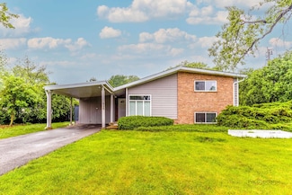 826 Midway Rd, Northbrook, IL 60062