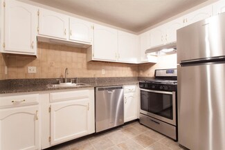 1311 Hanover St Unit 17, Manchester, NH 03104