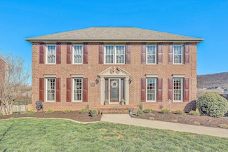 2816 Edgefield Dr, Vinton, VA 24179
