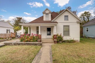 2233 N Taylor Ave, Springfield, MO 65803