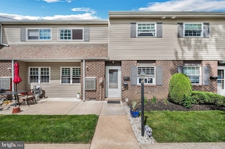 325 S Warminster Rd Unit D11, Hatboro, PA 19040
