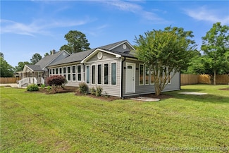 705 Bullard St, Roseboro, NC 28382