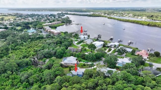 1013 SE Kitching Cove Ln, Port Saint Lucie, FL 34952