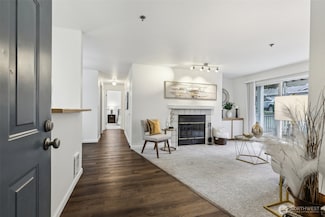 215 100th St SW Unit D104, Everett, WA 98204