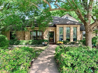 2104 Chestnut Hill Ln, Richardson, TX 75082