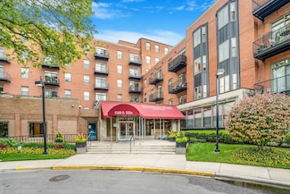 5200 S Ellis Ave Unit 318, Chicago, IL 60615