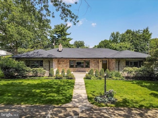 2705 Gordon St, Allentown, PA 18104