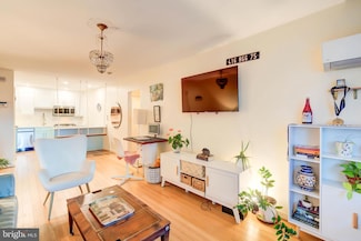 2639 15th St NW Unit 106, Washington, DC 20009