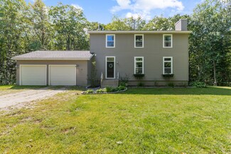 14 Oak Island Way, Topsham, ME 04086