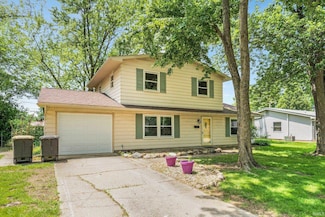 7308 Clemson Dr, Fort Wayne, IN 46819