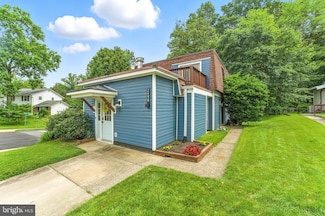 2498 Paxton St, Woodbridge, VA 22192