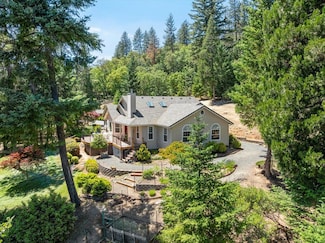 404 Mountain Paradise Dr, Grants Pass, OR 97526