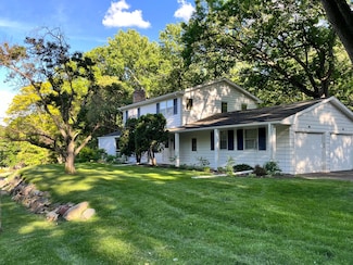 15367 Highland Trail, Minnetonka, MN 55345