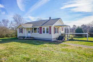 1227 W Hunt Rd, Maryville, TN 37801