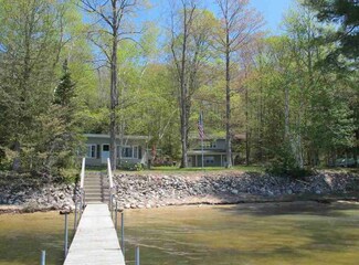 8615 Oneonta Dr, East Jordan, MI 49727