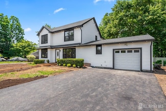 13 Lauretta Dr, East Brunswick, NJ 08816