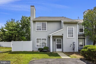 48 Bark Hollow Ln, Horsham, PA 19044