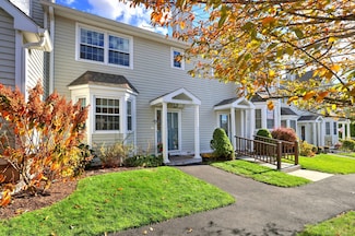6 Cypress Ln Unit 2, Wallingford, CT 06492