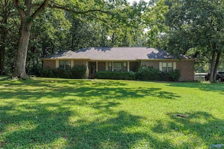 222 Dee Ann Rd, Trinity, AL 35673