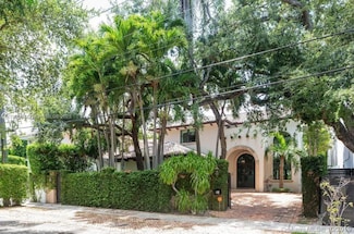 2561 Trapp Ave, Miami, FL 33133