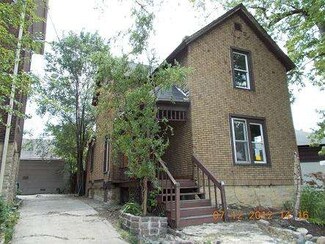 87 North Ave, Aurora, IL 60505