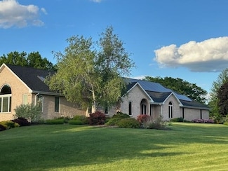 87 Roosevelt Dr, East Dubuque, IL 61025